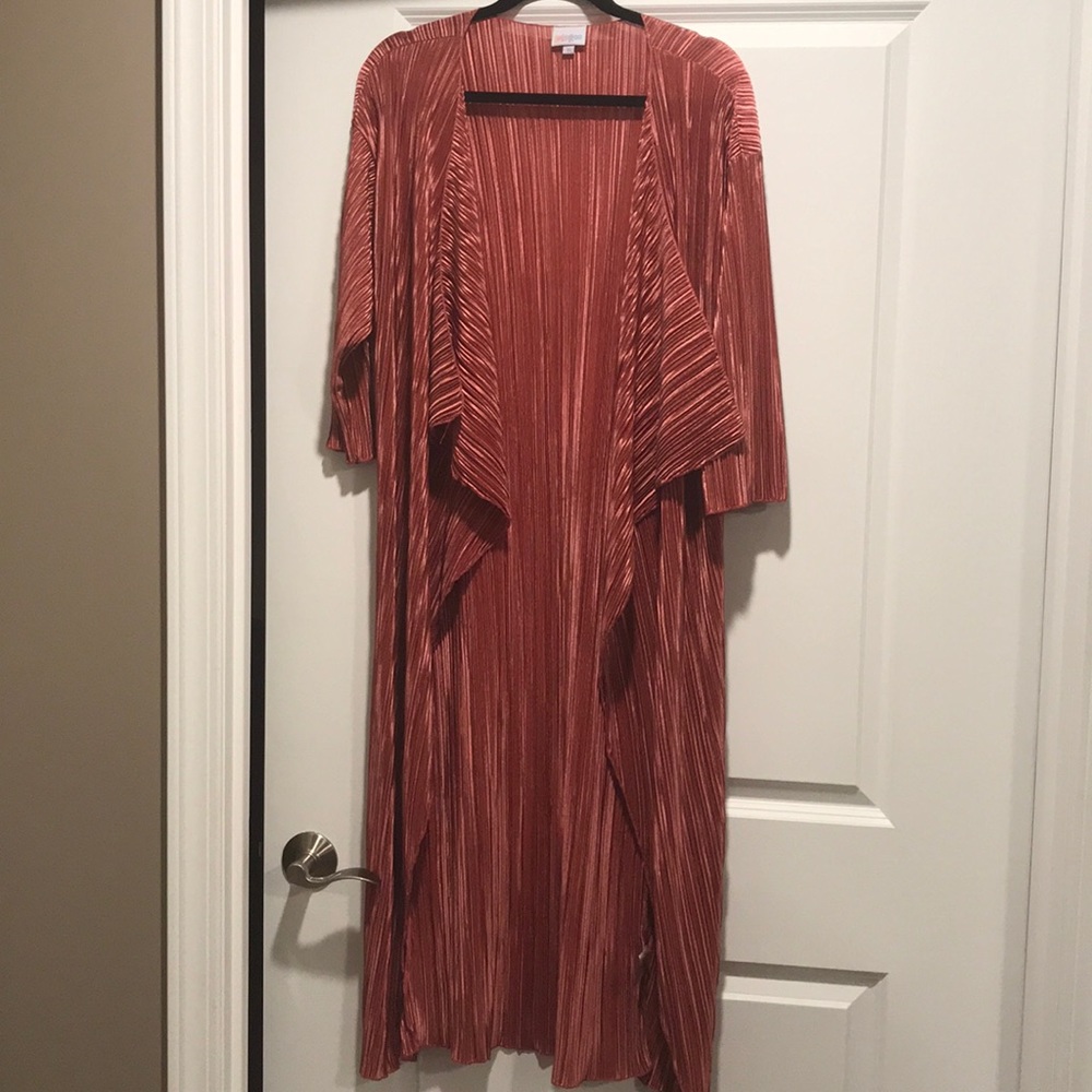 Lularoe Shirley Kimono Medium In dark rose